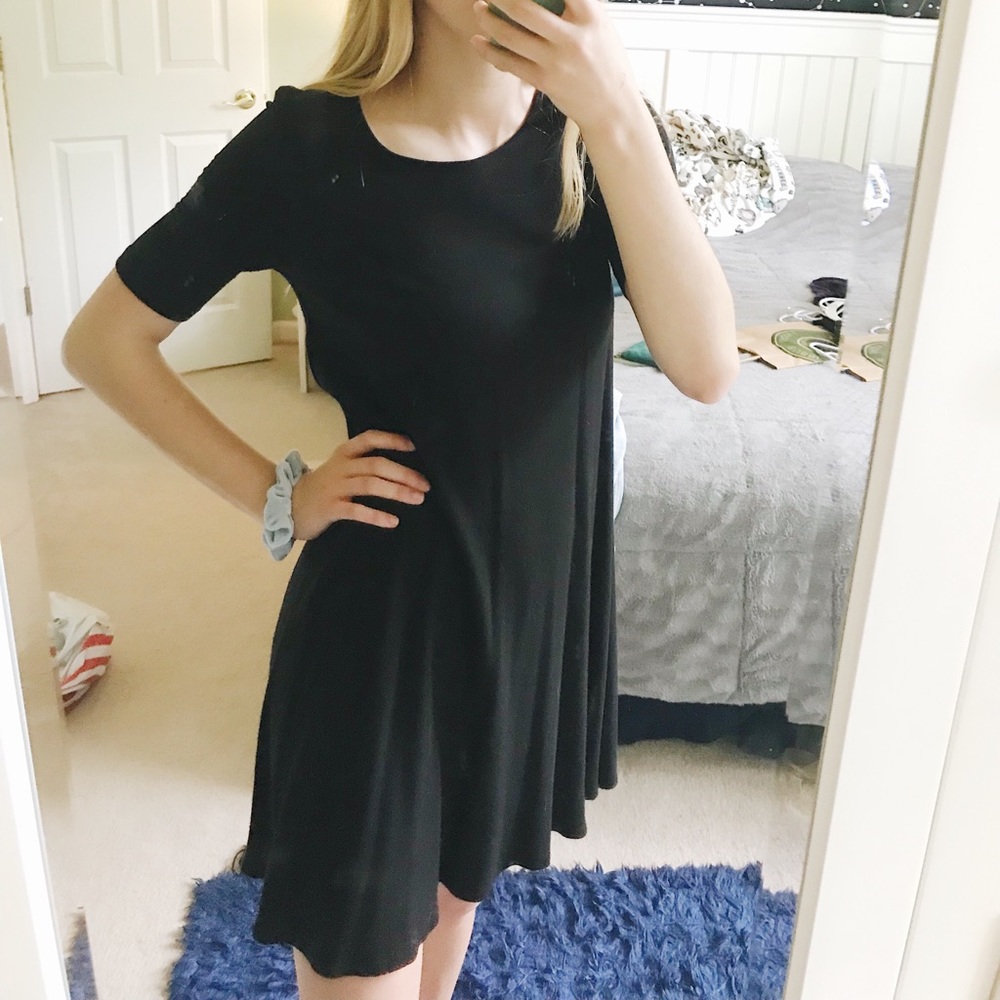Flowy black Forever 21 dress